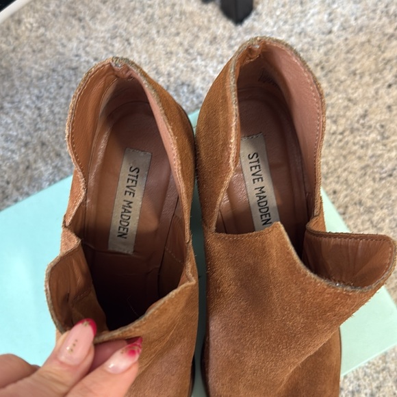 Steve Madden Ayla Brown Suede Bootie Boot Shoe - Picture 3 of 11